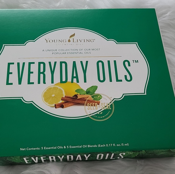 Young Living Everyday Essential oils Collection - Picture 3 of 3